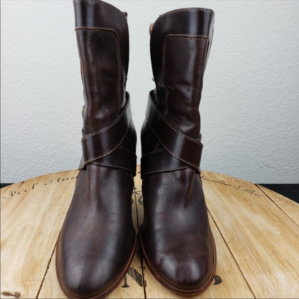 Booties size 10 - Picture 2 of 13